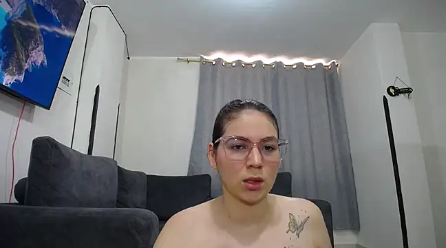 Snapshot of julianamorant chatting on March 22, 6:03 pm julianamorant online show from March 22, 6:03 pm