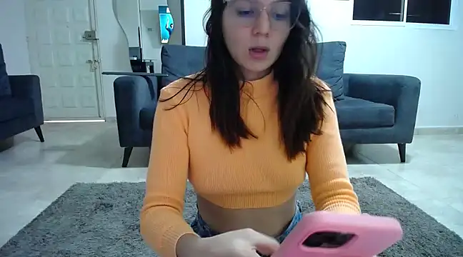 Snapshot of julianamorant chatting on March 20, 6:20 pm julianamorant online show from March 20, 6:20 pm