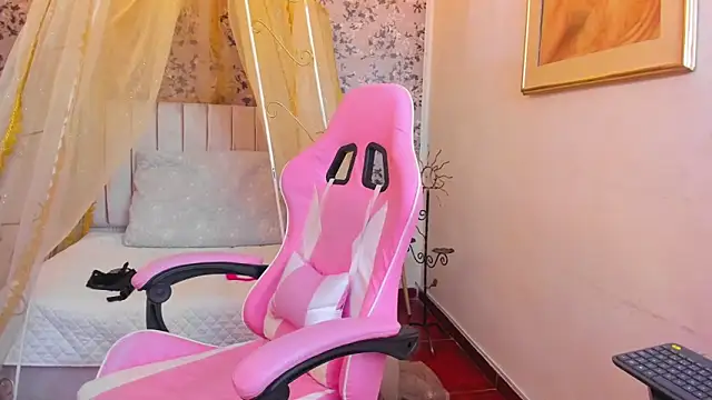 Snapshot of agatha_rusell_ chatting on February 20, 10:48 pm agatha rusell online show from February 20, 10:48 pm