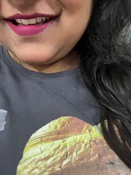 smile pretty online show from March 14, 4:57 pm