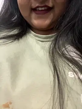 smile pretty online show from September 26, 6:04 pm