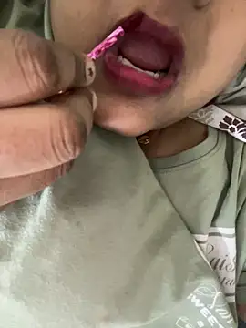 smile pretty online show from November 25, 6:52 pm