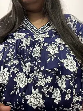 smile pretty online show from September 13, 7:25 pm