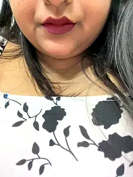 smile pretty online show from October 4, 8:54 pm