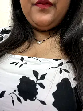 smile pretty online show from October 15, 6:27 pm