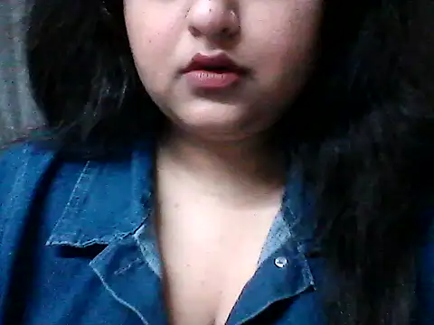 smile pretty online show from April 14, 6:24 pm