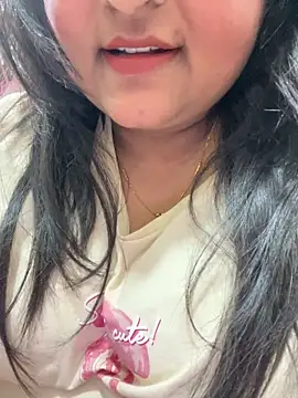 smile pretty online show from February 18, 6:04 pm