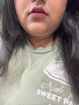 smile pretty online show from February 23, 3:45 pm