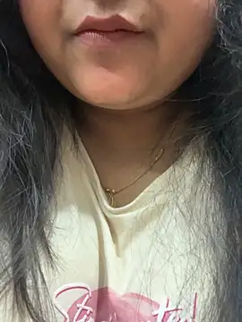 smile pretty online show from February 24, 5:25 pm