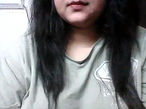 smile pretty online show from April 15, 8:09 pm