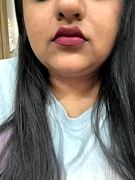 smile pretty online show from October 11, 9:27 pm