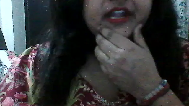 Snapshot of smile_pretty chatting on June 11, 5:43 pm smile pretty online show from June 11, 5:43 pm