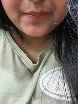 smile pretty online show from February 20, 4:31 pm