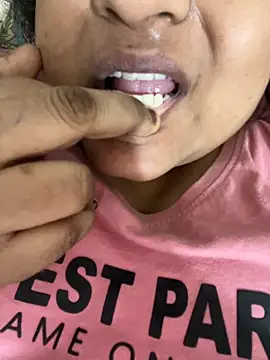 smile pretty online show from November 11, 7:41 pm