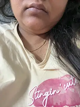 smile pretty online show from March 12, 5:50 pm