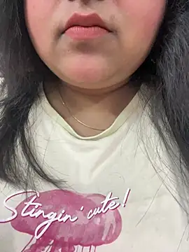 smile pretty online show from February 10, 5:45 pm