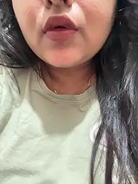 smile pretty online show from March 2, 9:00 pm