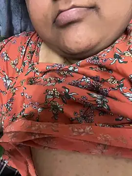 smile pretty online show from February 15, 11:50 am