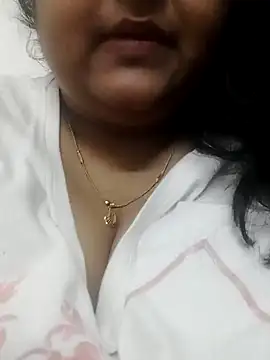 smile pretty online show from February 5, 4:58 pm