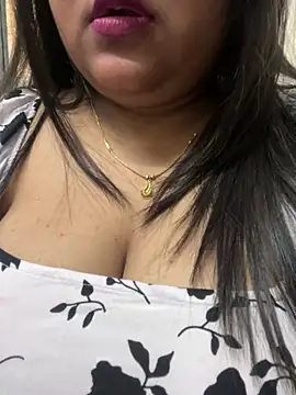 smile pretty online show from February 27, 8:56 am