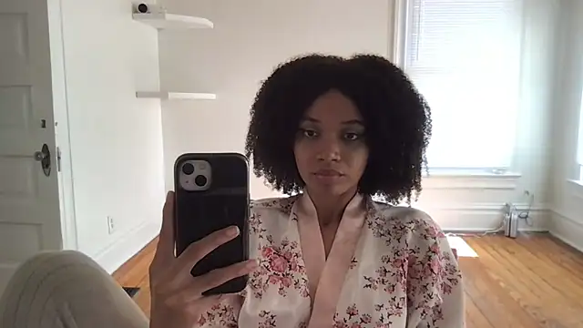 loveofbea online show from February 4, 8:15 pm