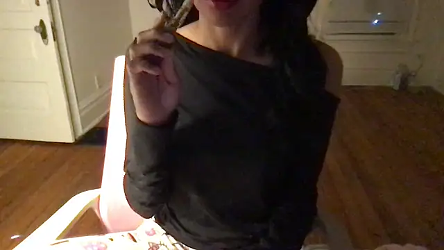 loveofbea online show from February 10, 11:42 am