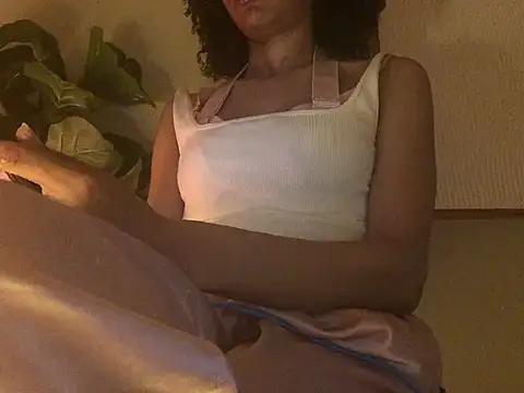 Snapshot of loveofbea chatting on December 6, 12:22 pm loveofbea online show from December 6, 12:22 pm