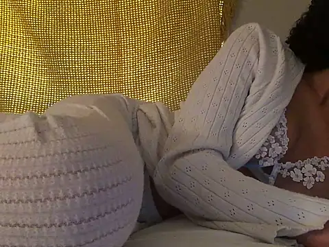 Snapshot of loveofbea chatting on January 16, 11:27 pm loveofbea online show from January 16, 11:27 pm