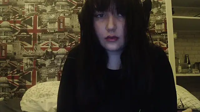 Lynylou online show from February 11, 10:53 pm