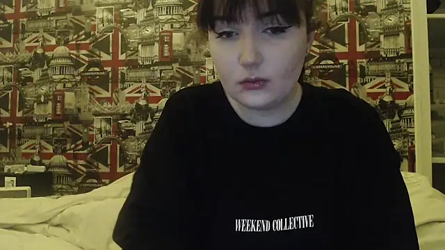 Lynylou online show from February 10, 9:25 pm