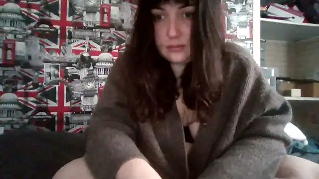 Lynylou online show from October 29, 8:35 am