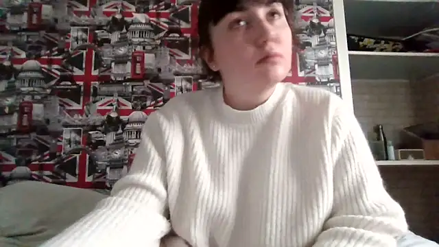 Lynylou online show from January 8, 1:06 pm