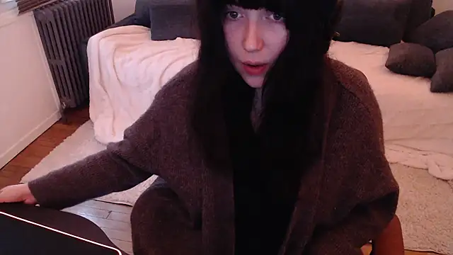 Snapshot of Lynylou chatting on December 25, 2:13 pm Lynylou online show from December 25, 2:13 pm