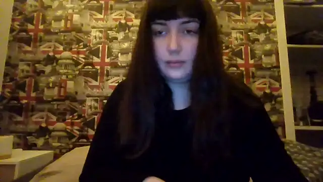 Lynylou online show from December 18, 9:51 pm