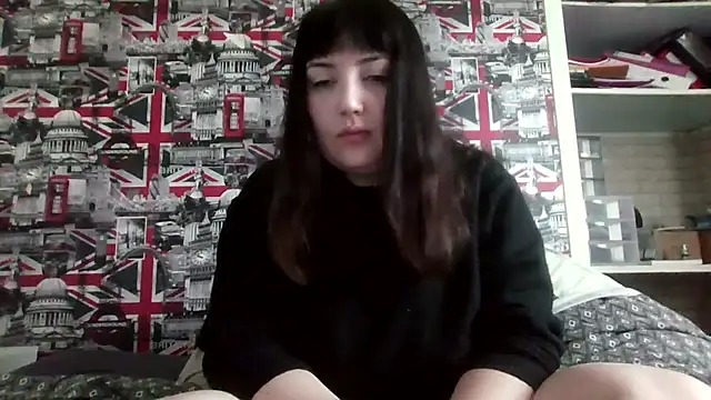 Snapshot of Lynylou chatting on October 13, 7:32 am Lynylou online show from October 13, 7:32 am