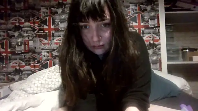 Lynylou online show from October 28, 5:01 pm