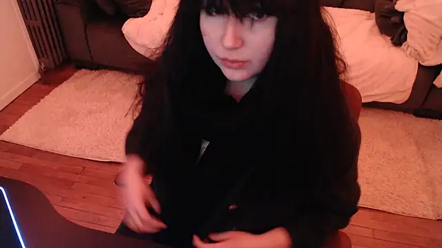 Snapshot of Lynylou chatting on January 26, 6:38 am Lynylou online show from January 26, 6:38 am