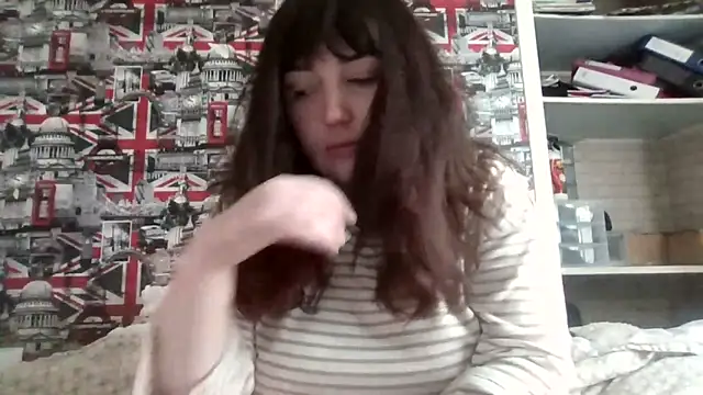 Lynylou online show from November 3, 9:46 am