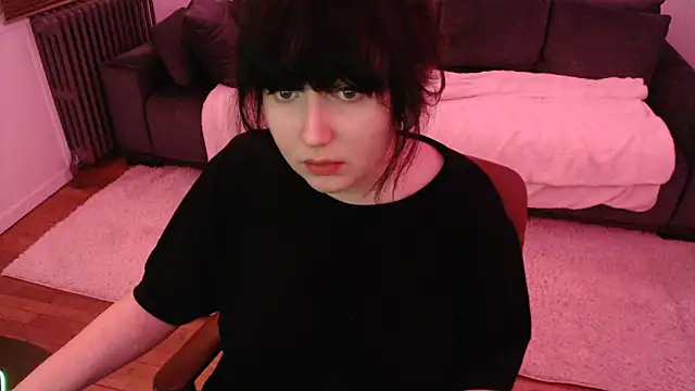 Snapshot of Lynylou chatting on January 24, 11:04 am Lynylou online show from January 24, 11:04 am