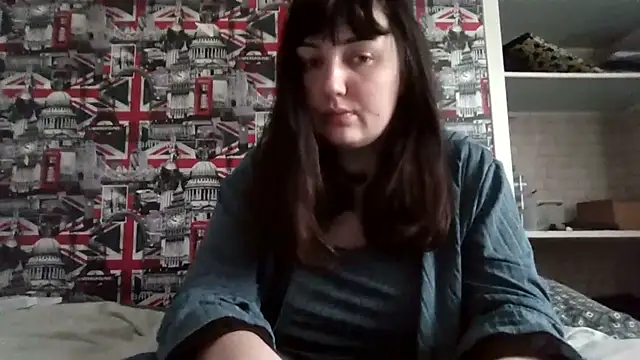 Lynylou online show from November 17, 11:25 am