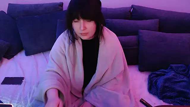 Snapshot of Lynylou chatting on January 6, 11:41 pm Lynylou online show from January 6, 11:41 pm