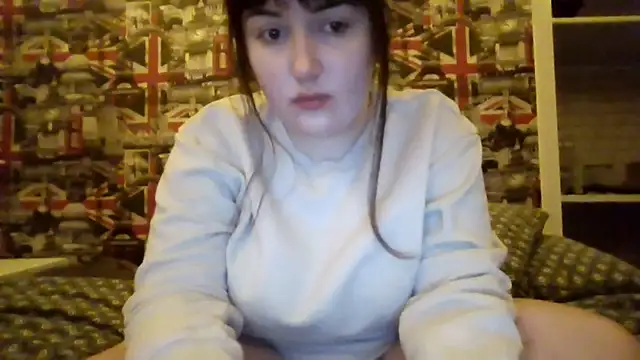 Lynylou online show from November 14, 9:18 pm