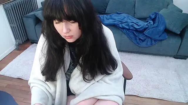 Snapshot of Lynylou chatting on January 13, 6:59 pm Lynylou online show from January 13, 6:59 pm