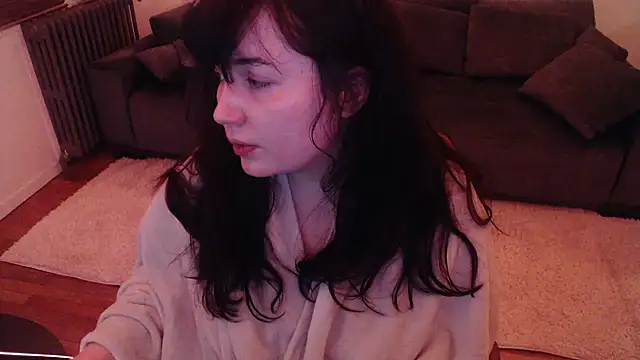 Snapshot of Lynylou chatting on January 14, 11:05 pm Lynylou online show from January 14, 11:05 pm