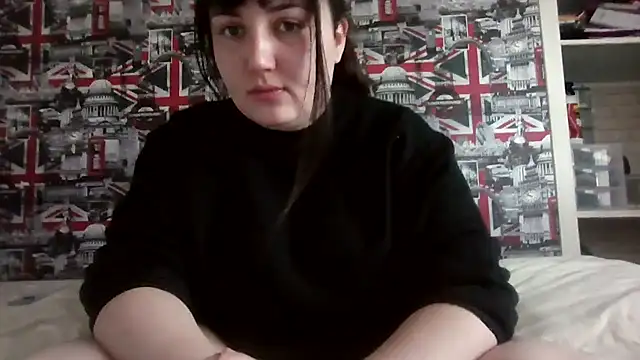 Lynylou online show from October 30, 8:34 am