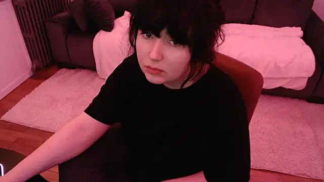 Snapshot of Lynylou chatting on January 25, 12:59 am Lynylou online show from January 25, 12:59 am
