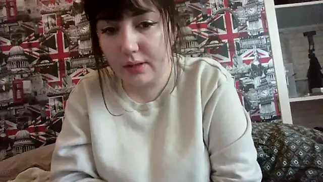 Lynylou online show from November 28, 12:05 pm