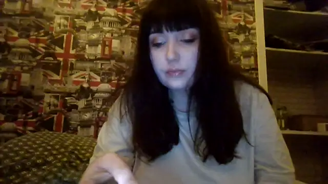 Lynylou online show from December 5, 8:17 pm