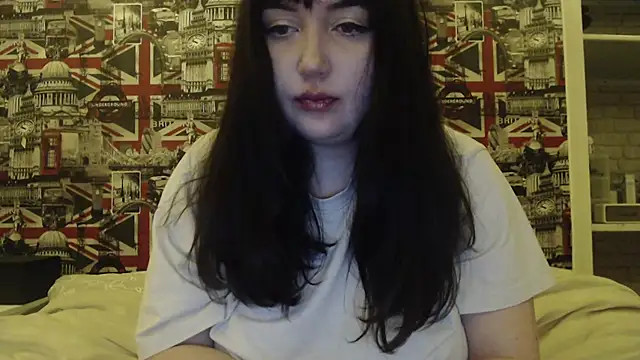 Lynylou online show from February 17, 3:15 am