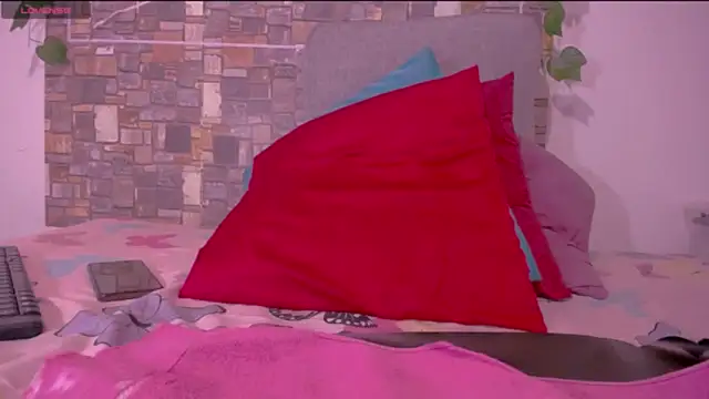 CrazyRousex online show from March 11, 2:33 pm